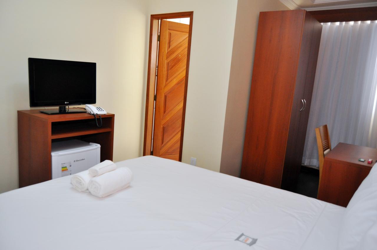 Athens Palace Hotel Santa Bárbara Екстериор снимка